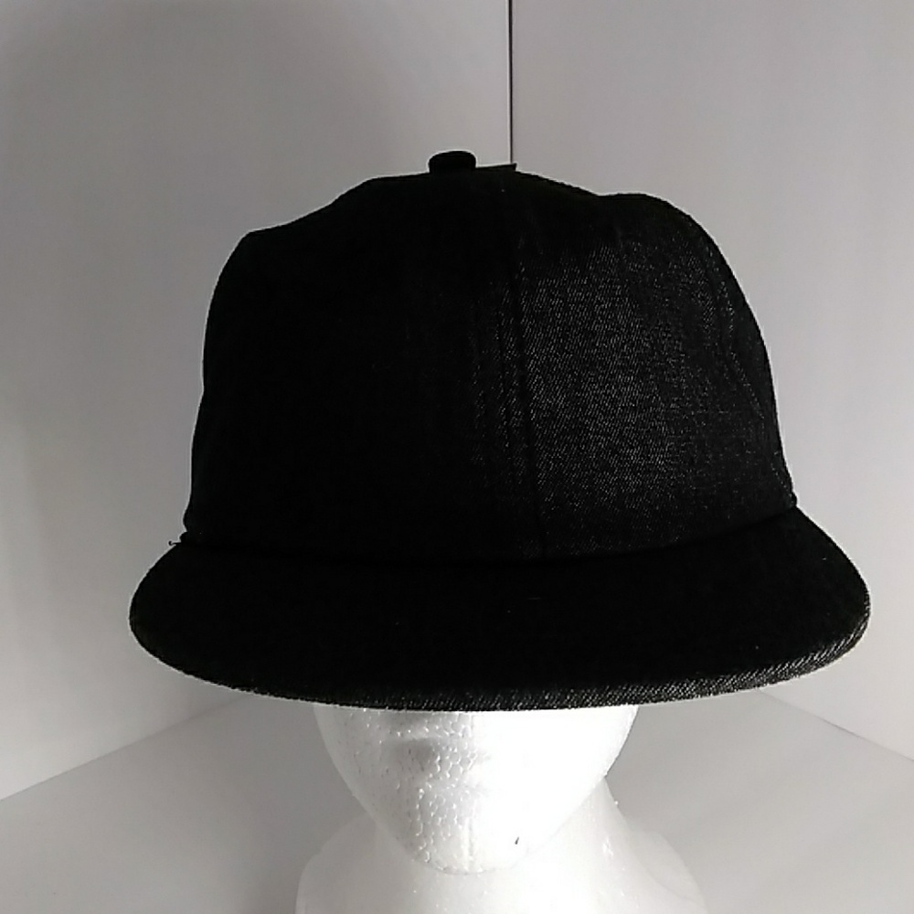 Baseball cap - Picture 2 of 3